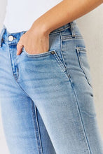 Load image into Gallery viewer, Kancan Mid Rise Jeans
